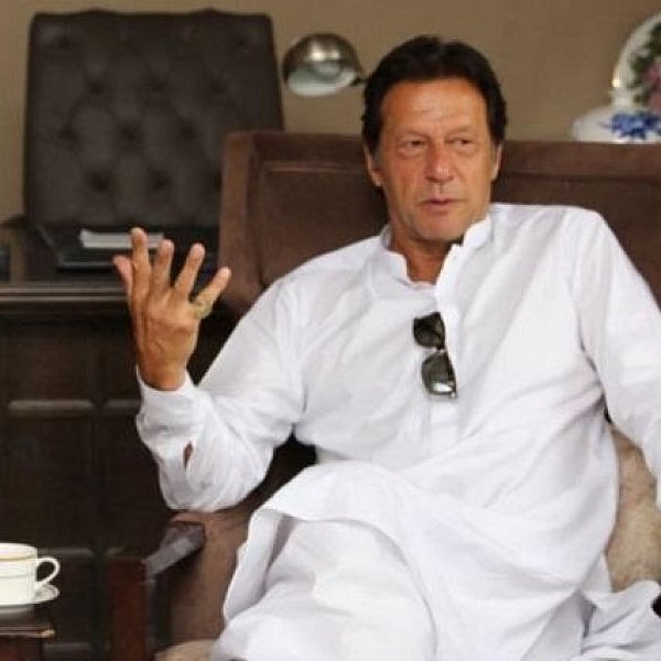 பாகிஸ்தான்: இம்ரான் கானைக் கொல்ல சதித் திட்டம்? - பாதுகாப்பைப் பலப்படுத்திய இஸ்லாமாபாத் போலீஸ்!