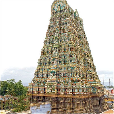 கேள்வி - பதில்: பெண்கள் அங்கப் பிரதட்சணம் செய்யலாமா?