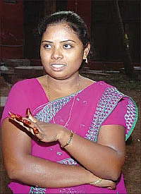 "பெண்களே, நாலு குழந்தை பெத்துக்கோங்க...”