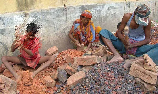 பள்ளியை மறந்தான்... பஞ்சாலையில் சேர்ந்தான்: குழந்தை தொழிலாளர் அவலம்!