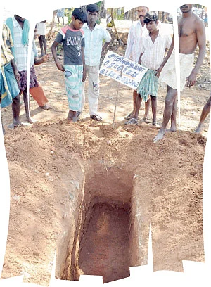 அரசாங்கம் பார்க்காமப் போனாலும், ஆண்டவன் பார்த்துக்குவான்!