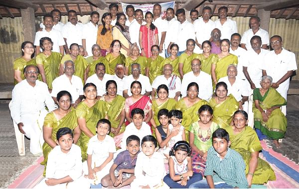ஒரு வீடு, 24 குடும்பங்கள், மெகா பொங்கல்!