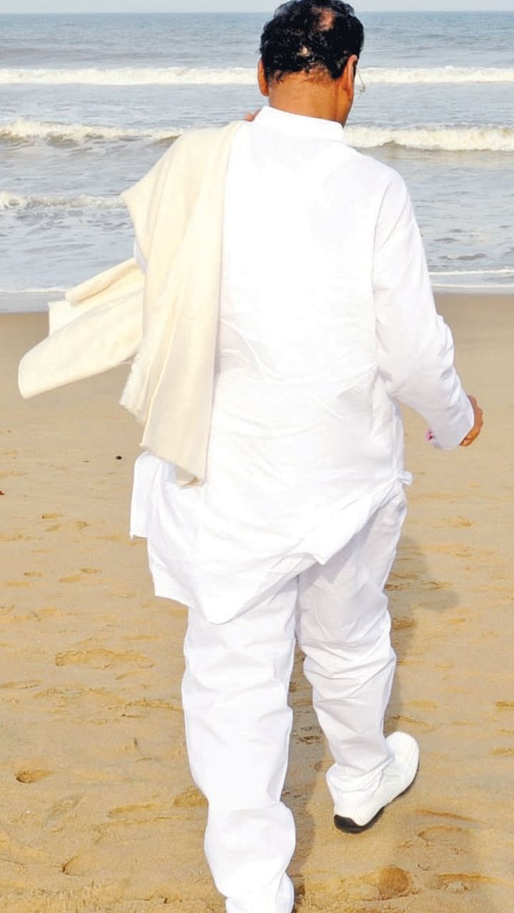 சசிகலா ஜாதகம் - 75 - “குடும்ப நண்பர் நடராசனை கொடுமைப்படுத்துகிறார்கள்” - ஜெயலலிதா ஜெயபேரிகை