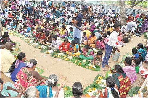 ‘எங்க ஊர் திருவிழா!’