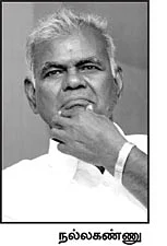 மணல் அதிபர் இப்போதும் ஆறுமுகசாமியா?