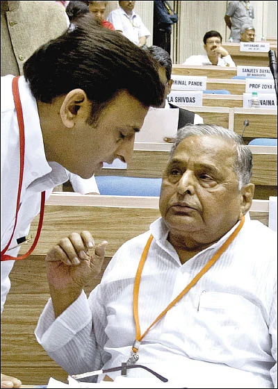 உத்தரப்பிரதேசம் யாருக்கு?