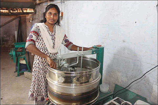 கொஞ்சம் ப்ளஸ்... நிறைய லாபம்! - லாபம் தரும் பால்!