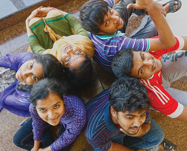 ஜென் Z - ``பாசத்துக்கு முன்னாடிதான் நான் சாந்தி, பகைக்கு முன்னால நான் விஜயசாந்தி!”