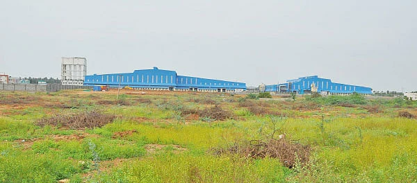 கூட்டுக் குடிநீருக்கு வேட்டு வைக்கும் கோக்!