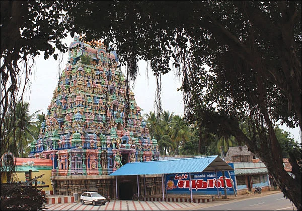 தோஷங்கள் தீர்க்கும் நவகிரகக் குழிகள்!