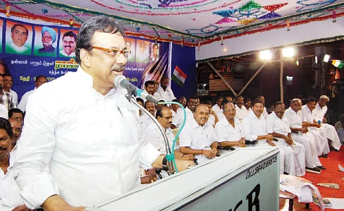 ''நமக்கு தி.மு.க-வும் வேண்டாம், அ.தி.மு.க-வும் வேண்டாம்!''