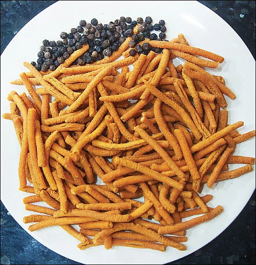 விறுவிறு போண்டா... மொறுமொறு காராசேவு!