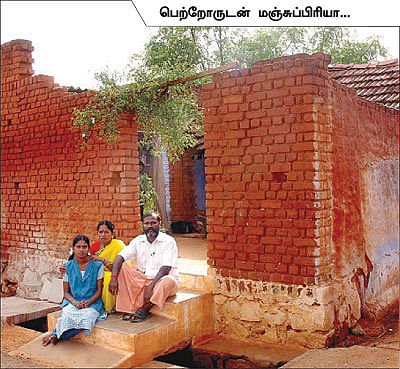 ஆயிரத்துக்கு மேல மார்க்... ஆனாலும், அதே பஞ்சு மில் வேலை?'