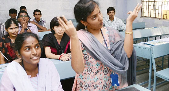 அனுமதி இல்லாத படிப்புக்கு ஆறு வருடங்கள் வீண்?