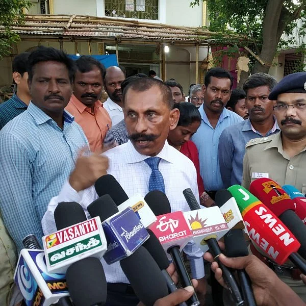 திருவாரூர் சிலைகள் பாதுகாப்பகத்தில் 5 போலிச் சிலைகள் கண்டுபிடிப்பு! - பொன்.மாணிக்கவேல்
