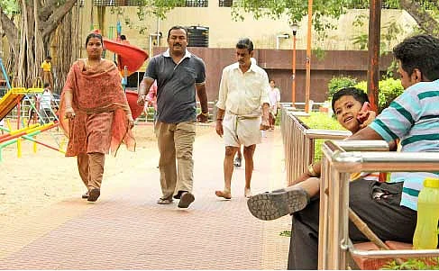 கால் நகம் கருப்பாகலாமா?