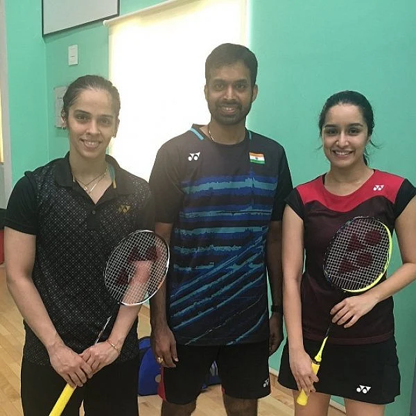 சாய்னா நேவால் பயோபிக் - ஷ்ரத்தா கபூர் விலகலுக்கு என்ன காரணம்?