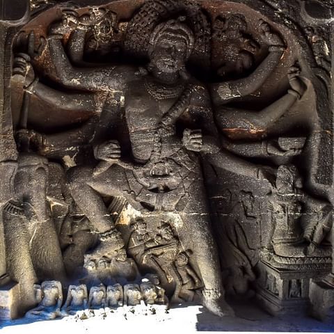 திராவிடக் கட்டடக்கலையின் உச்சம்... எல்லோரா கயிலாசநாதர் கோயில் - ஒரு  தரிசனம்! | This article is about Ellora kaiyash temple - Vikatan