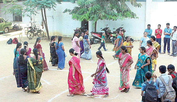 சுத்தி சுத்தி வந்தாங்க!
