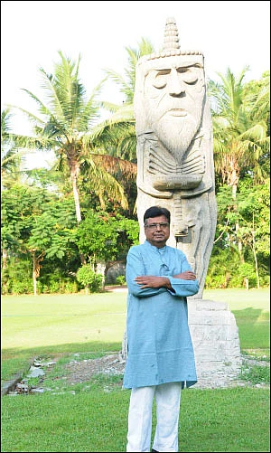 “எங்கள் எழுத்துகள் தலித் அல்லாதோரிடம் குற்றவுணர்வை ஏற்படுத்தின!” - அர்ஜுன் டாங்ளே