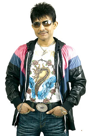 கழுவிக் கழுவி ஊத்துறார்!