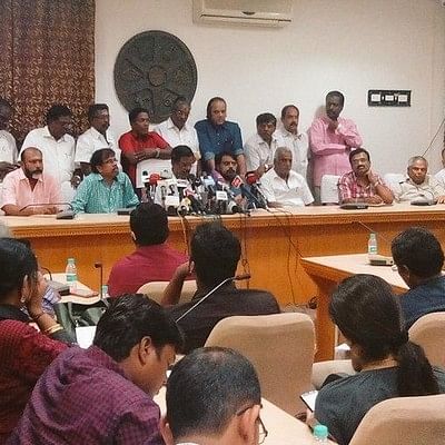 நடிகர்சங்கத் தேர்தலைத் தவிர்க்க கடைசிநேர சமரசமுயற்சி 