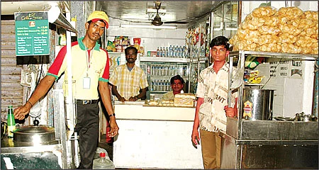 சாண்ட்விச் சக்கைப்போடு வருமானம்!