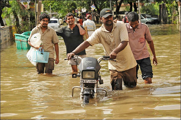மழையை சபிக்காமல் ரசிக்கலாம்! - வாகனப் பராமரிப்பு டிப்ஸ்