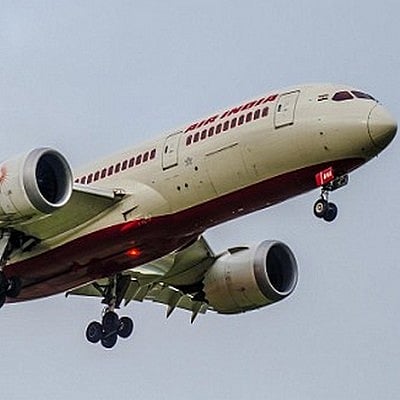 விமானத்தில் மூதாட்டி மீது சிறுநீர் கழித்த ஆண்; பாதிக்கப்பட்டவர் ஏர் இந்தியாவுக்குக் கடிதம்!