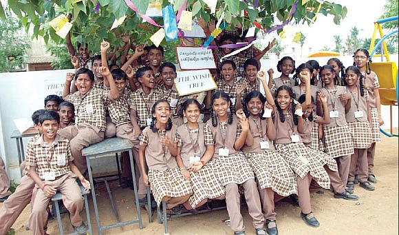 கொடுத்து மகிழ்வோம் !