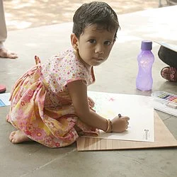 கலரத்தானில் கிறுக்கலாம், வரையலாம்!