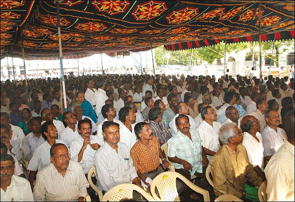 பென்ஷன் கம்யூட்டேஷன்... அரசு ஊழியர்களுக்கு லாபகரமானதா?