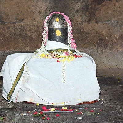 மாங்கல்ய பலம் அருளும் அம்பிகை - பிறவிப் பிணி தீர்க்கும் ஈஸ்வரன்!