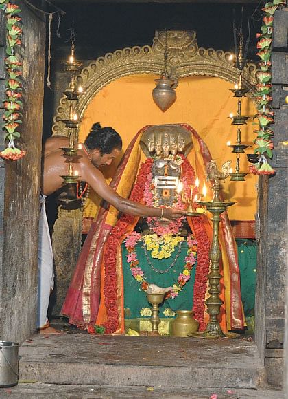 இதோ... எந்தன் தெய்வம்! - 24
