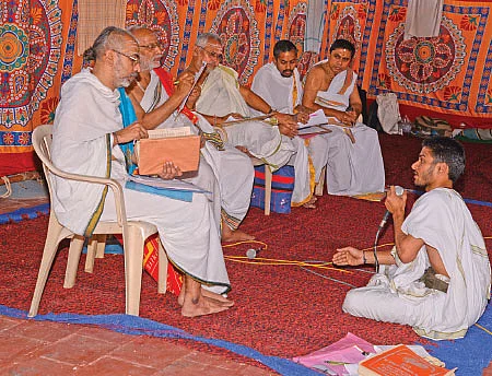 வேதம் சிறக்கட்டும்... லோகம் செழிக்கட்டும்!