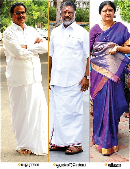 போலீஸ் உடையில் 'பொம்மை' ஆட்சி!
