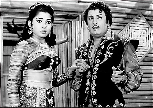 ஜெ.ஜெயலலிதா என்னும் நான்... - அம்மாவின் கதை! - 14
