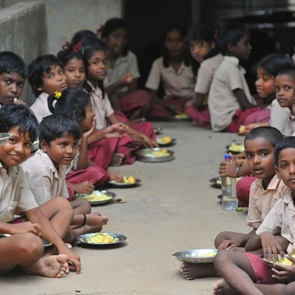 முட்டைக்கு வந்த சிக்கல்: தவிக்கப்போகும் மாணவர்கள்! திட்டம் போடும் கிறிஸ்டி!