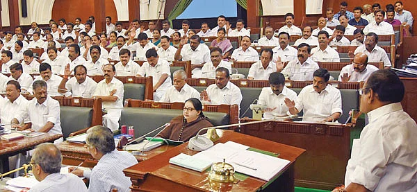 கொதிக்கும் சட்டசபை... குற்றவாளி யார்?