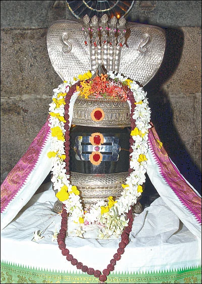 குறை தீர்க்கும் கோயில்கள் - 4 - வெம்மை நோய்களைத் தீர்க்கும் அன்னியூர் அக்னிபுரீஸ்வரர்!