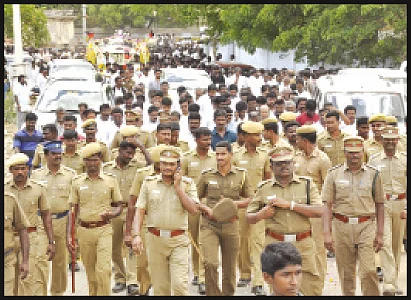 வெட்டு வாங்கிய பிறகும் திருப்பித் தாக்கிய வெள்ளைச்சாமி!