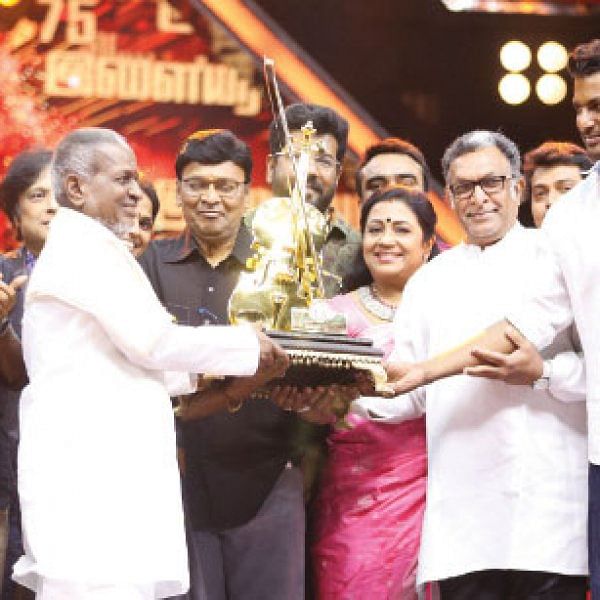 இசையில் நனைந்ததம்மா!