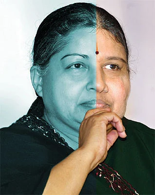 சசி வலை; ஜெ. நிலை!