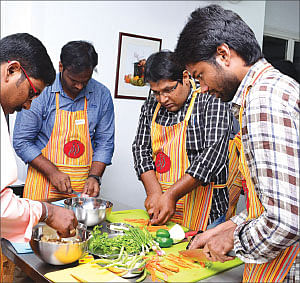 'குடும்பத்தோட சமைக்கலாம்... குஷியா சாப்பிடலாம்!’