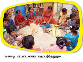 பளபளக்கும் பனானா ஆடைகள் !