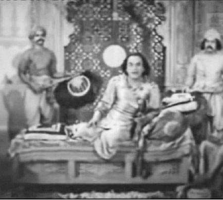 ஒய் திஸ் கொலவெறி ஹீரோஸ்?
