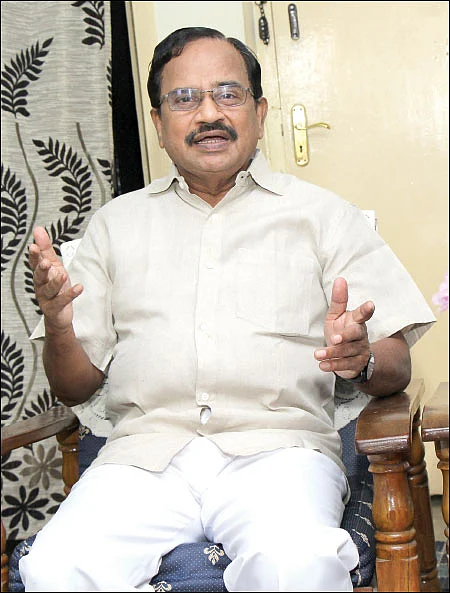 ‘‘தமிழ்நாட்டுக்கான ப்ளூ பிரின்ட்டை ரஜினி தயாரித்துக்கொண்டிருக்கிறார்!’’