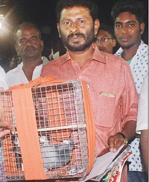 மிஸ்டர் கழுகு: “எவ்வளவு செலவானாலும் கட்சியைக் கைப்பற்ற வேண்டும்!” - சசி குடும்ப சபதம்