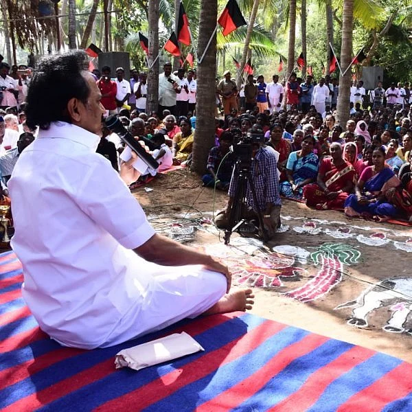 கிராம சபை நடத்திய ஸ்டாலின்