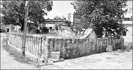 அதிர்ச்சி புகாரில் அமைச்சர் ராஜேந்திரபாலாஜி!